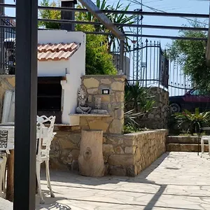 Piccola Casa Con Giardino Hébergement de vacances