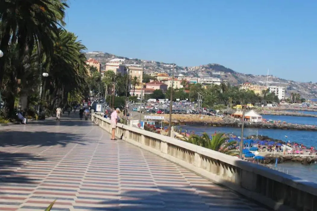 Piro Home Sanremo Centro Con Box Privato