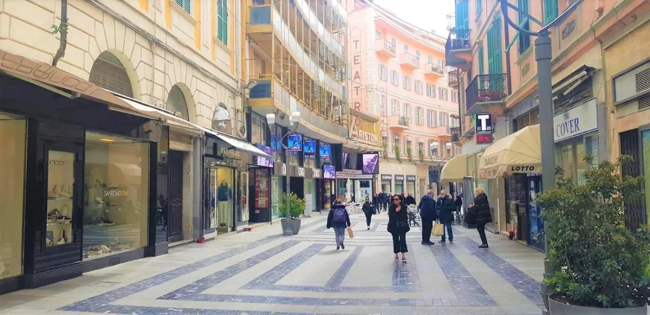 Piro Home Sanremo Centro Con Box Privato 0*,  Italy